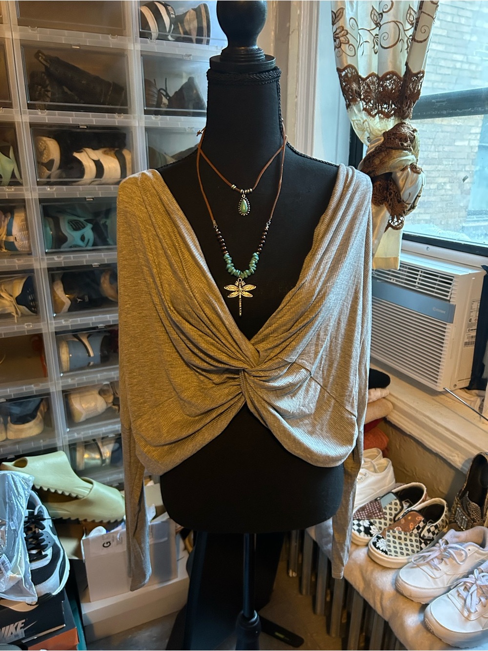 Fashion Nova Twist-Front Crop Top